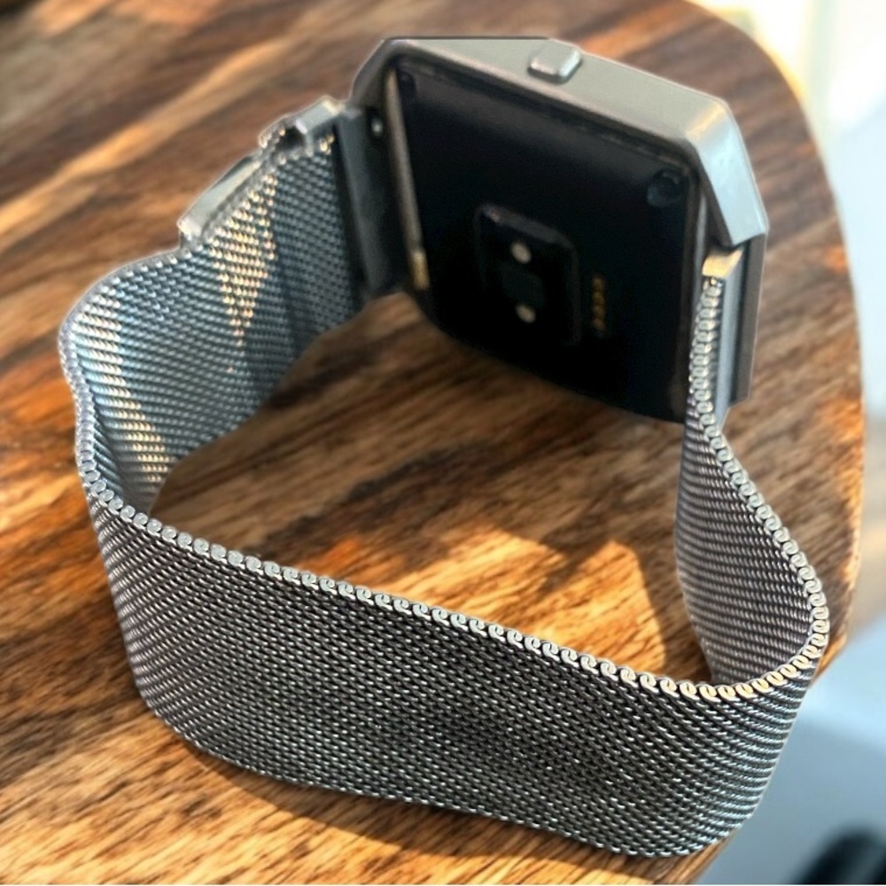 Fitbit Blaze with two bands and charger - Picture 3 of 3